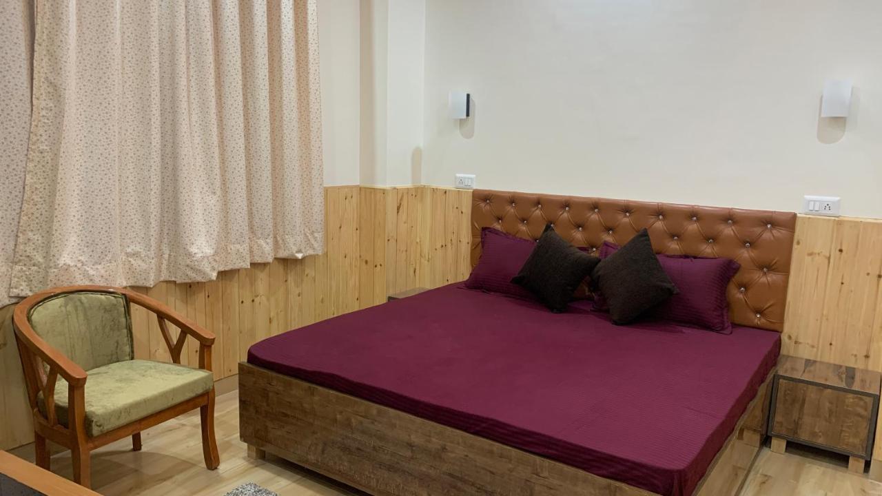 Tulip Flowing River View Hotel. Shamshi 외부 사진