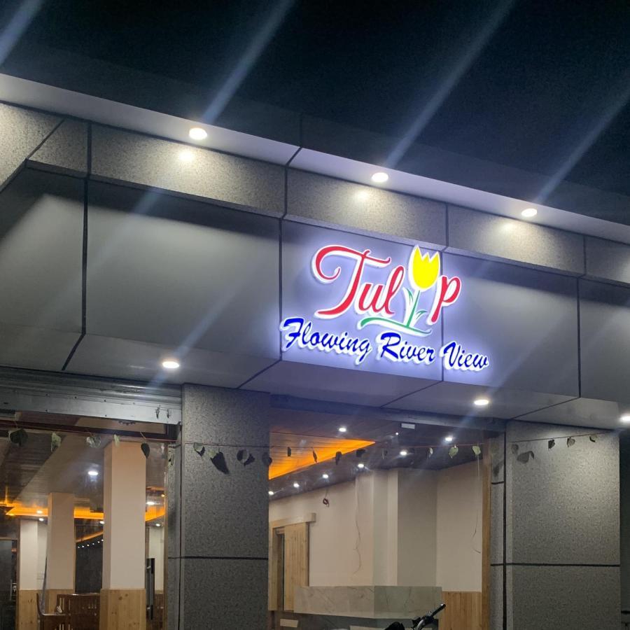 Tulip Flowing River View Hotel. Shamshi 외부 사진
