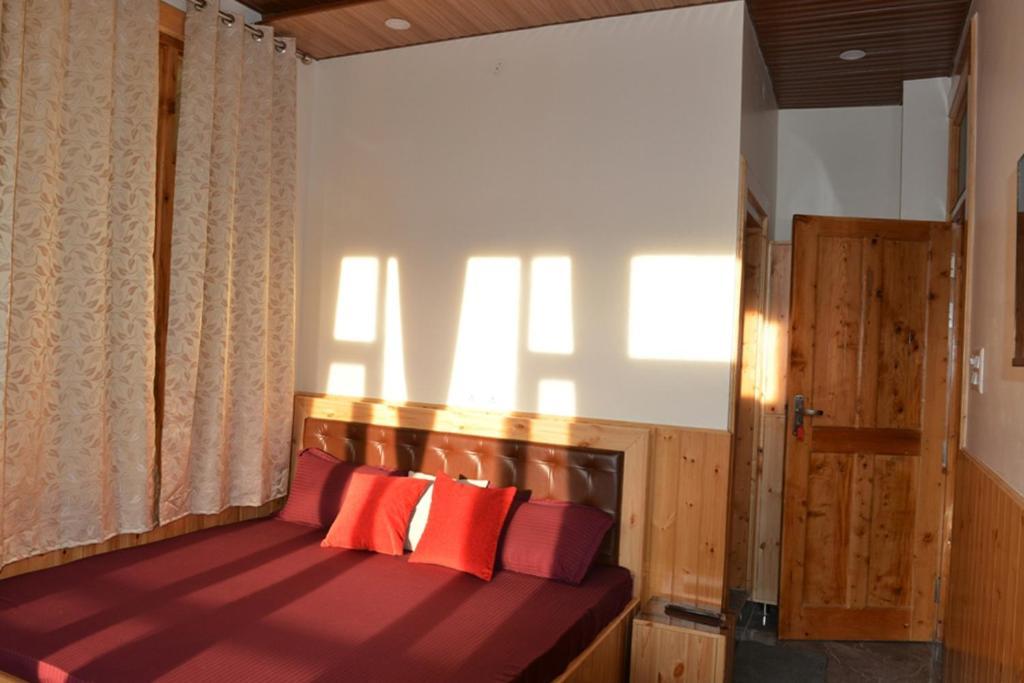 Tulip Flowing River View Hotel. Shamshi 외부 사진