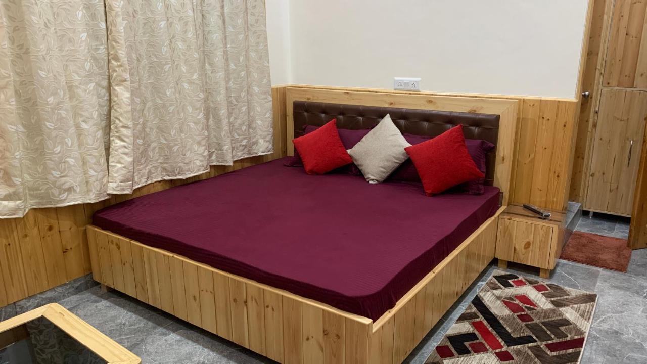 Tulip Flowing River View Hotel. Shamshi 외부 사진