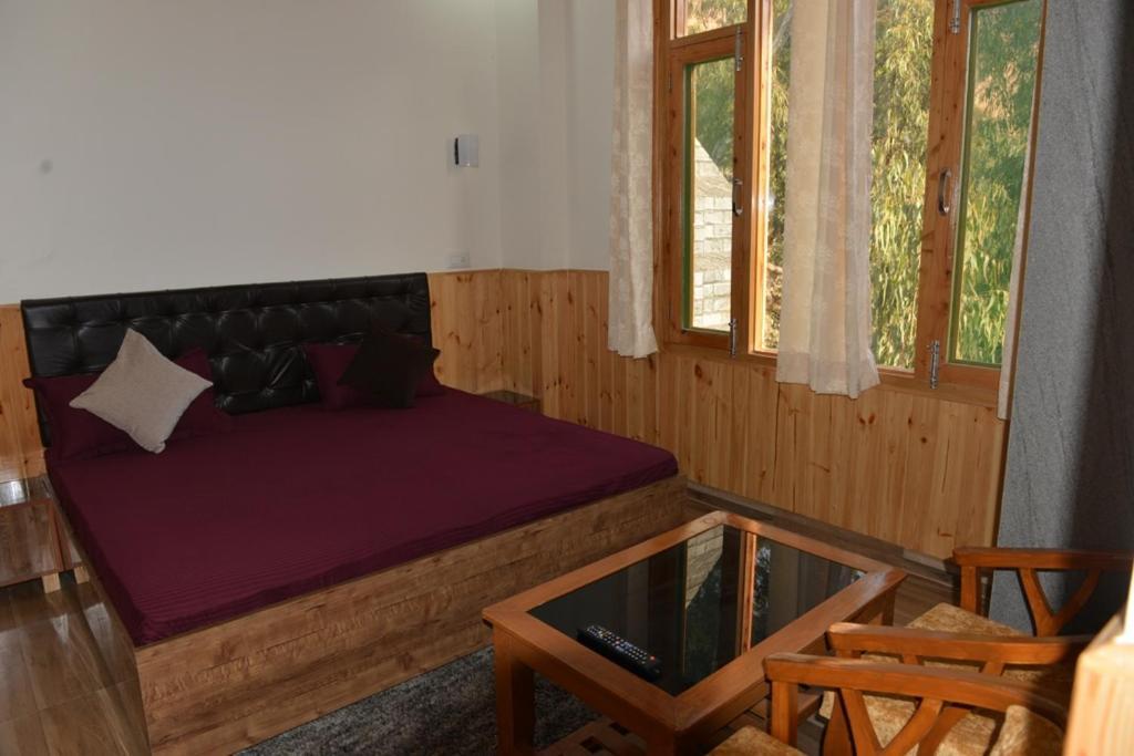 Tulip Flowing River View Hotel. Shamshi 외부 사진