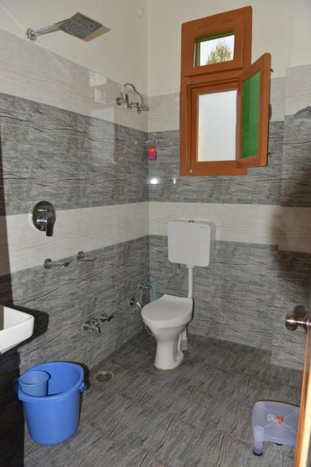 Tulip Flowing River View Hotel. Shamshi 외부 사진