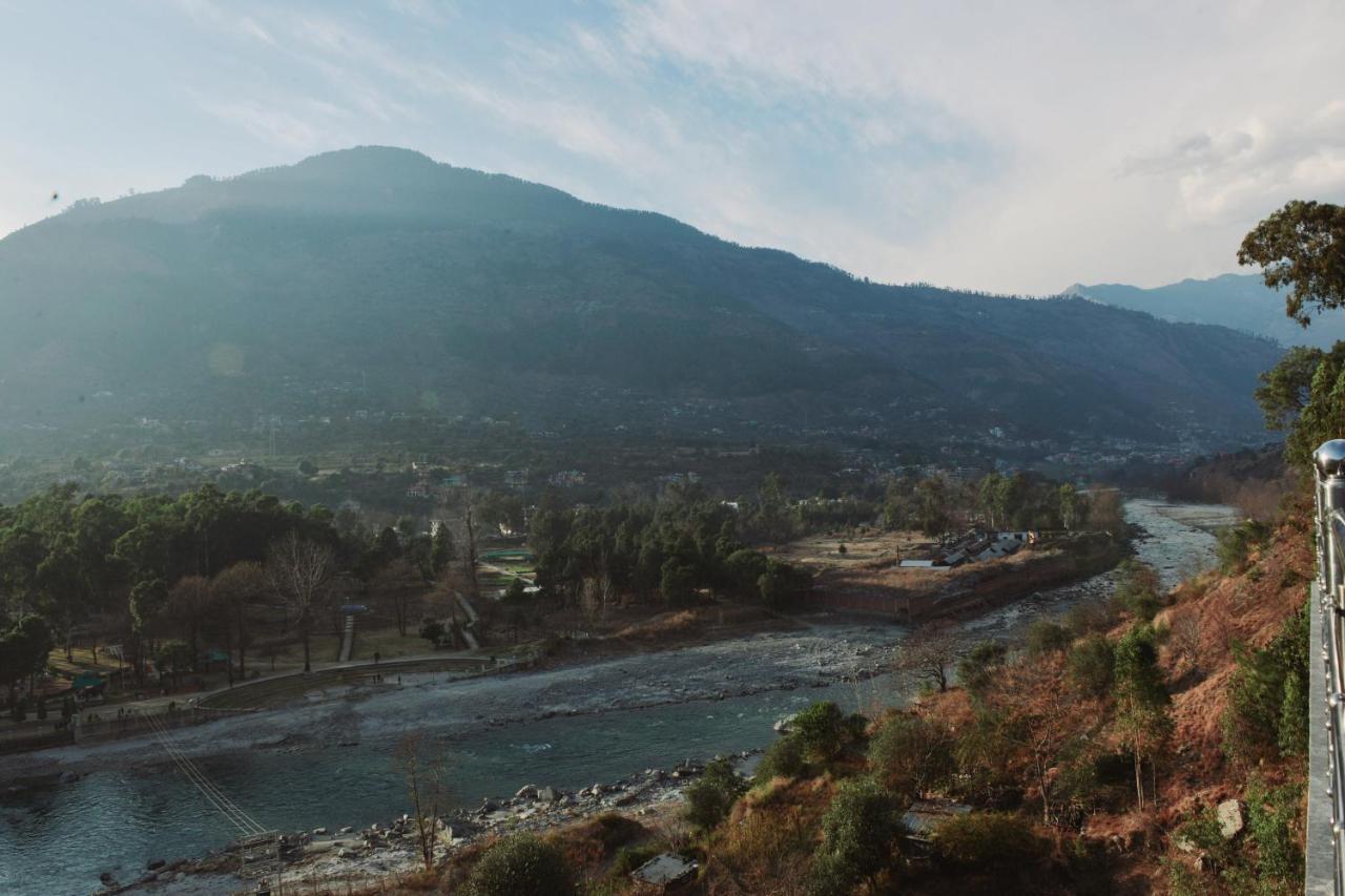 Tulip Flowing River View Hotel. Shamshi 외부 사진